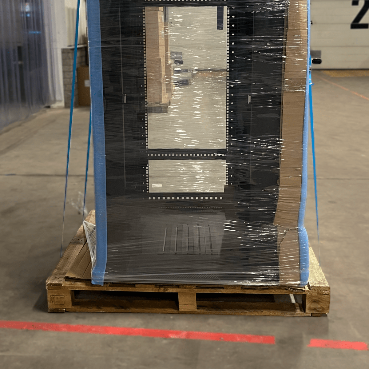 Serverskåp för palltransport